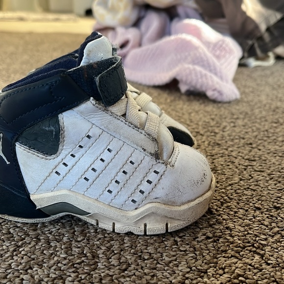 Nike Air Jordan - Picture 3 of 6